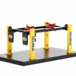 Four-Post Lift - Pennzoil, Black/Yellow - Greenlight 16130C- 1/64 Scale Diecast Accessory
