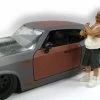 Auto Theft I Figure, White/ Green - American Diorama Figurine 23816 - 1/24 Scale