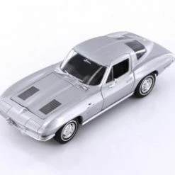 1963 Chevy Corvette Hard Top, Silver - Welly 24073/4D - 1/24 Scale Diecast Model Toy Car