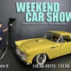 Weekend Car Show Figure V, Blue & Gray - American Diorama 38313 - 1/24 Figurine - Diorama Accessory