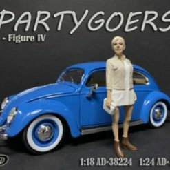 Partygoers Figure IV, Beige And White - American Diorama 38324 - 1/24 Figurine - Diorama Accessory