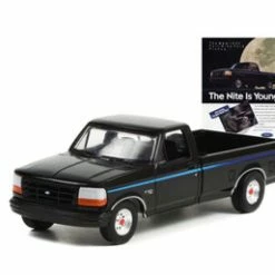 1992 Ford F-150, Black - Greenlight 39100F/48 - 1/64 Scale Diecast Model Toy Car