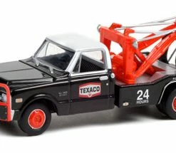 ModelToyCars Texaco 24 Hour Road Service 1970 Chevy C-30 Dually Wrecker - Greenlight 46070 - 1/64 Diecast Car