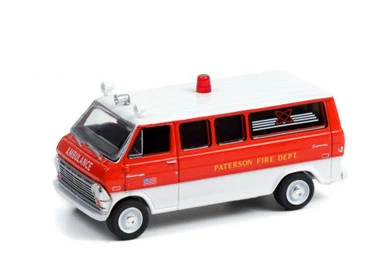 1970 Ford Econoline Bus, Red With White - Greenlight 67020A/48 - 1/64 Scale Diecast Model Toy Car