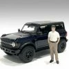 The Dealership - Customer I, White And Beige - American Diorama 76308 - 1/18 Scale Figurine