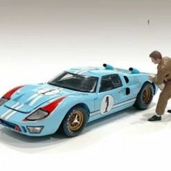 Race Day 1 Figure VI, Light Brown - American Diorama 76388 - 1/24 Scale Figurine - Diorama Accessory