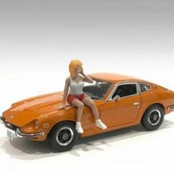 Car Meet 2 Figure V, White And Red - American Diorama 76393 - 1/24 Figurine - Diorama Accessory