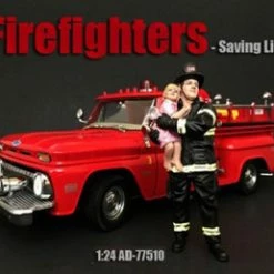 Firefighter Saving Life, American Diorama 77510 - 1/24 Scale Accessory For Diecast Cars