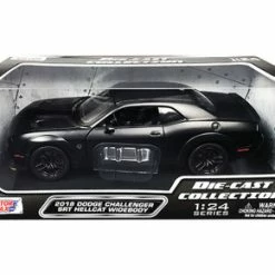 2018 Dodge Challenger SRT Hellcat, Matte Black - Motor Max 79350MTBK - 1/24 Scale Diecast Car