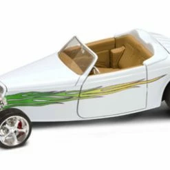 Lucky Road Signature 1933 Ford Convertible, White - Road Signature 92838 - 1/18 Scale Diecast Model Toy Car