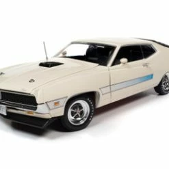 1971 Ford Torino Cobra GT, Wimbledon White - Auto World AMM1256 - 1/18 Scale Diecast Model Toy Car
