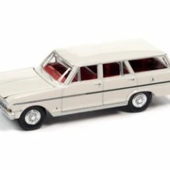 1963 Chevy II Nova 400 Wagon, Ermine White - Auto World AWSP083/24A - 1/64 Scale Diecast Car