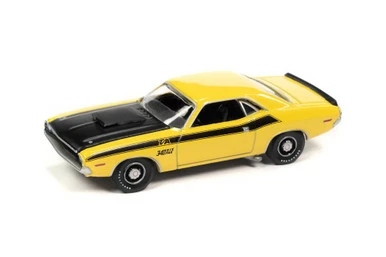 1970 Dodge Challenger T/A, Banana Yellow - Auto World AWSP086/24B - 1/64 Scale Diecast Car